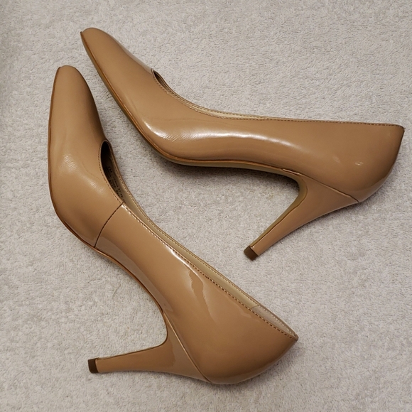 Franco Sarto patent leather, nude, pointed toe, 7M - Picture 9 of 12